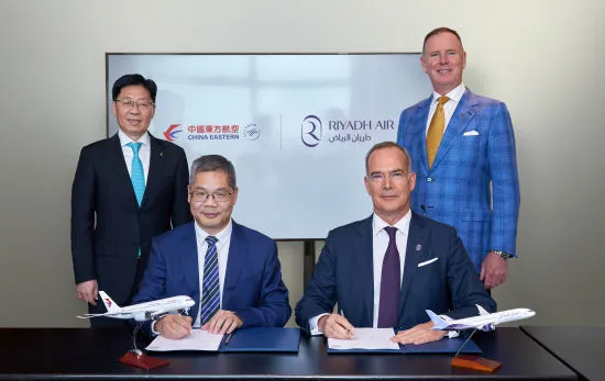 “利雅得航空”与“中国东方航空公司”签署谅解备忘录